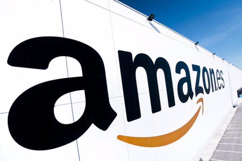 Amazon cae: sus resultados convencen pero las previsiones decepcionan