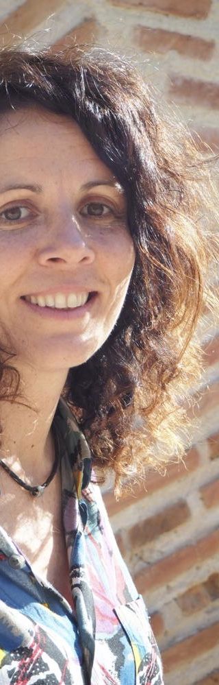 1557488728 yo alargada carteles etc