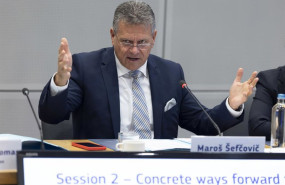 ep archivo   el comisario de comercio y seguridad economica maros sefcovic interviene en una