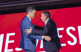 ep archivo   el presidente del gobierno y secretario general del psoe pedro sanchez y el ministro de
