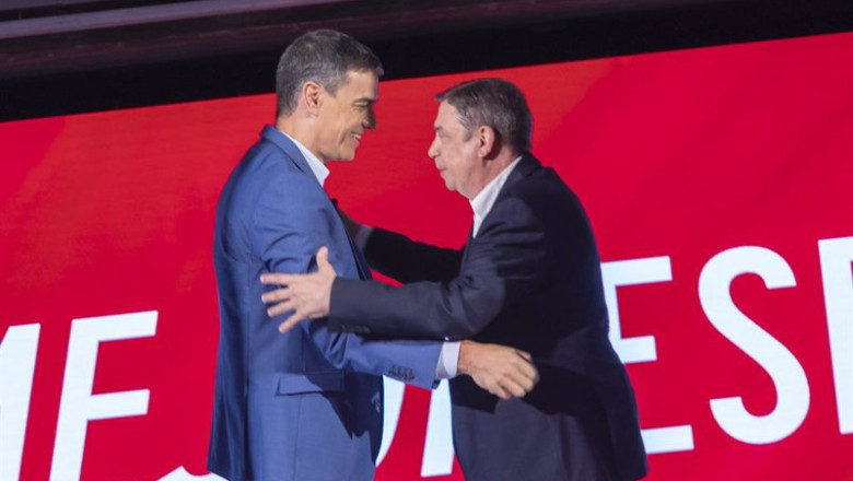 ep archivo el presidente del gobierno y secretario general del psoe pedro sanchez y el ministro de ep archivo el presidente del gobierno y secretario general del psoe pedro sanchez y el ministro de