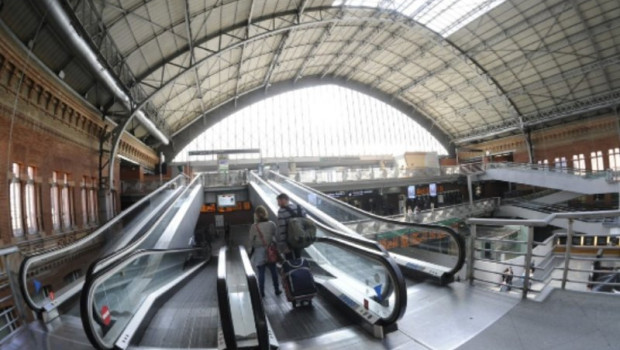 ep archivo   escaleras mecanicas en la estacion de atocha