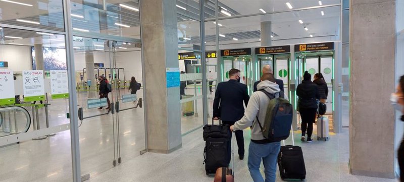 ep archivo - pasillos antiretornos del aeropuerto de san pablo