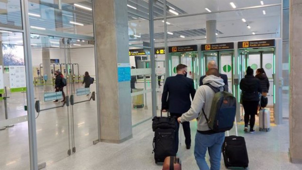 ep archivo - pasillos antiretornos del aeropuerto de san pablo