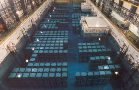 ep archivo   piscina de almacenamiento de residuos nucleares de la hague francia