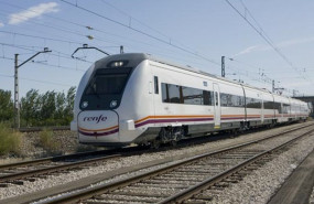 ep archivo   tren de media distancia en una imagen de archivo