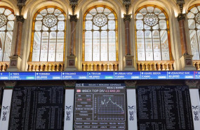 ep archivo   un panel del ibex 35 en el palacio de la bolsa a 9 de febrero de 2023 en madrid espana 20230329182403