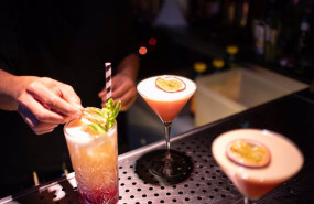 ep archivo   varios cocteles en una discoteca