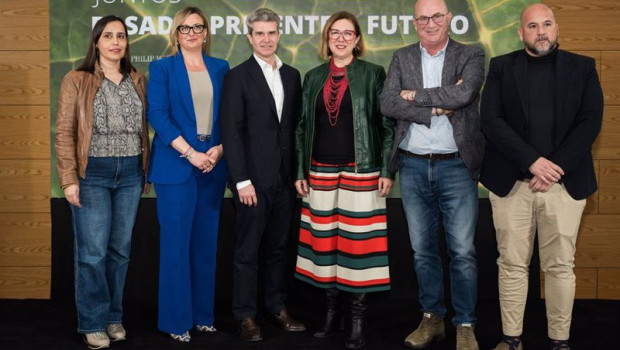ep autoridades en el evento de philip morris juntos pasado presente y futuro