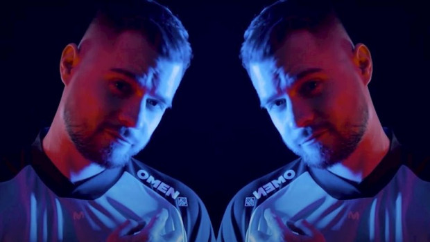 ep camiseta del equipo de esports movistar riders con el logo de omen