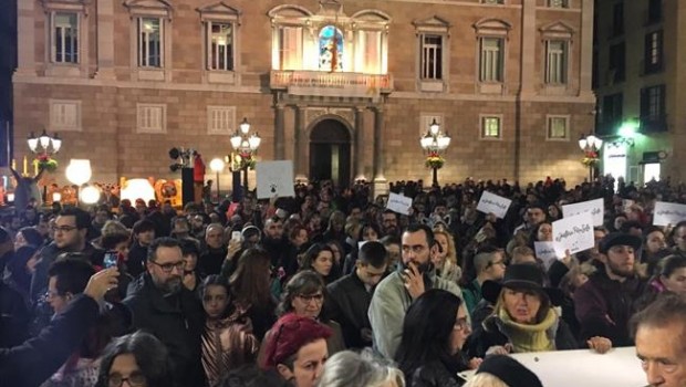 ep concentracionpacmala plaza sant jaumebarcelona