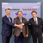 ep de izquierda a derecha el presidente ejecutivo de cesce fernando salazar el presidente de ep de izquierda a derecha el presidente ejecutivo de cesce fernando salazar el presidente de