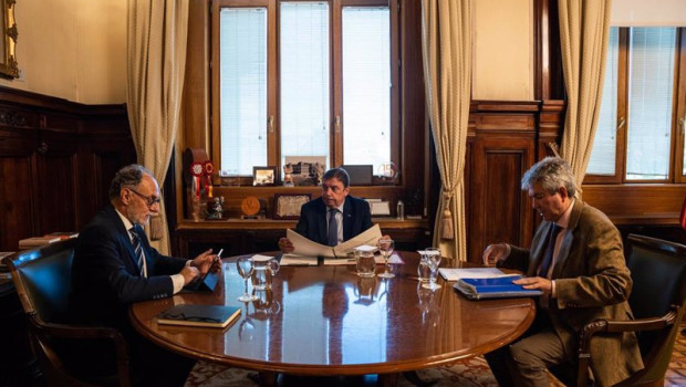 ep el ministro de agricultura pesca y alimentacion luis planas c y el director del gabinete del