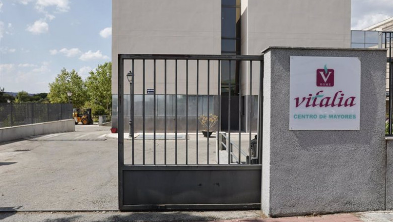 Fachada de la residencia de mayores Vitalia Home, en Las Rozas, Madrid (España), a 23 de julio de 2020. La Guardia Civil ha detenido al exdirector del geriátrico por un delito de estafa e investiga a una doctora por un delito de lesiones y otro de estafa | Jesús Hellín - Europa Press - Archivo ep fachada de la residencia de mayores vitalia home en las rozas madrid espana a 23 de julio de 2020