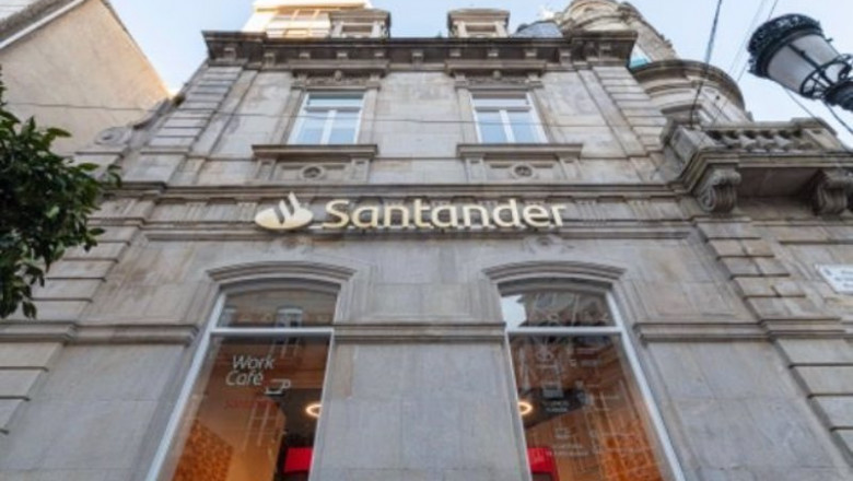 ep fachada del work cafe de banco santander en vigo