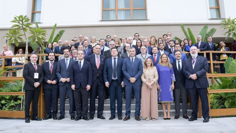 ep foto de familia durante la segunda jornada del vii foro iberoamericano de la mipyme en el hotel
