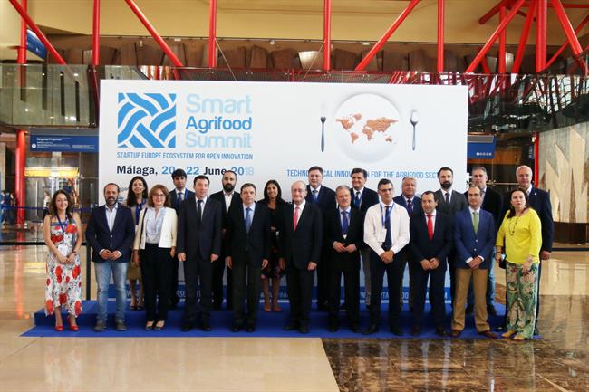 Foto de familia Agrifuud Summit. Ministro de Agricultura | EUROPA PRESS/ALEX ZEA ep fotofamilia agrifuud summit ministroagricultura