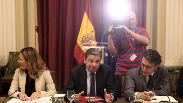 ep i-d la secretaria de estado de comercio xiana mendez el ministro de agricultura pesca y