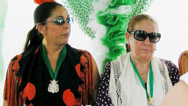 ep isabel pantoja al lado de su madre dona ana