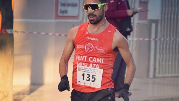 ep ivan pajuelo en plena carrera de 50 km marcha