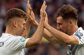 ep kimmich y goretzka celebran un gol con la seleccion alemana