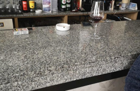 ep la guardia civil desaloja el bar de la antigua cofradia de pescadores de laxe por incumplir las