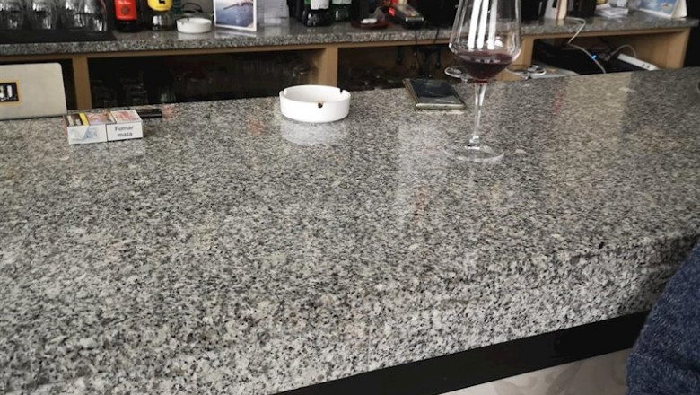ep la guardia civil desaloja el bar de la antigua cofradia de pescadores de laxe por incumplir las ep la guardia civil desaloja el bar de la antigua cofradia de pescadores de laxe por incumplir las