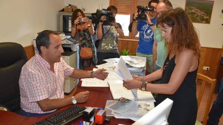 La secretaria general del Grupo Parlamentario Socialista, Patricia Gómez, presenta un recurso para declarar "indebido" el empadronamiento del senador Javier Maroto en Sotosalbos (Segovia) | PSOE CYL ep la secretaria generalgrupo parlamentario socialista patricia gomez presentarecursodeclarar indebido empadronamientosenador javier marotosotosalbos segovia