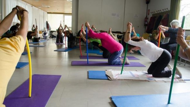 ep mujer mayor haciendo gimnsasia mujeres mayores haciendo gimnasia