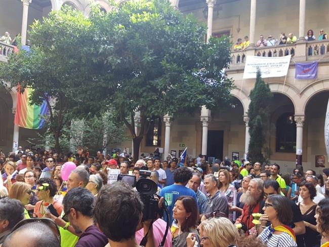 Patio de la UB, donde han llegado papeletas del 1-O para repartir | @UNISXREPUBLICA ep patiola ub dondellegado papeletas1-orepartir