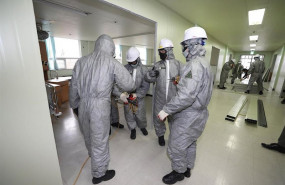 ep personal medico preparandose para atender a pacientes del coronavirus