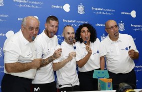 ep sergio ramosandres iniestala presentacionuna campana solidaria