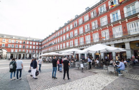 ep terrazas abiertas en la centrica plaza mayor madrilena