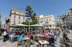ep turistas en la plaza de la virgen de valncia