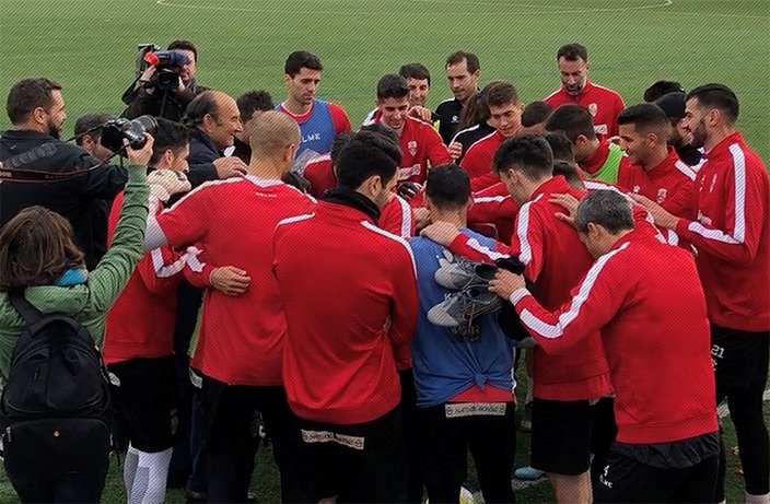ep varios jugadores de la ud logrones celebran un triunfo ep varios jugadores de la ud logrones celebran un triunfo