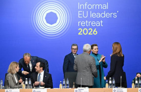 ep varios lideres de la union europea charlan antes del inicio de la cumbre informal que celebran en