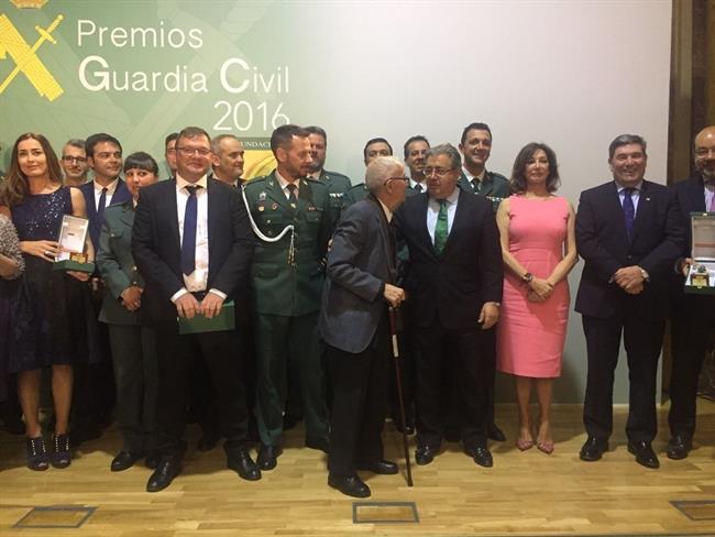 Zoido preside los Premios de la Guardia Civil 2016 | MINISTERIO DEL INTERIOR ep zoido presidepremiosla guardia civil 2016