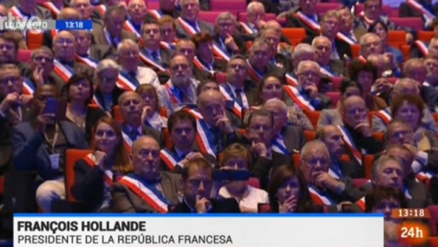 hollande paris comparece