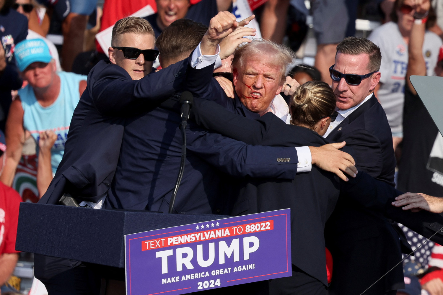 https://img5.s3wfg.com/web/img/images_uploaded/0/5/republican-presidential-candidate-donald-trump-holds-a-campaign-rally-in-butler_20240714180151_rsz.jpg
