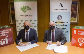 ep acto de la firma de izquierda a derecha el director de relaciones institucionales e imagen de