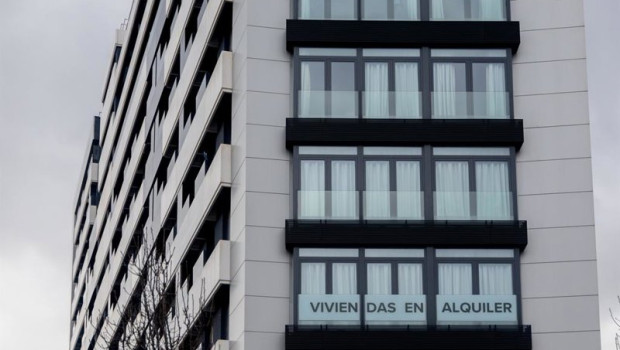 ep archivo   anuncio de viviendas en alquiler en el barrio de castellana a 13 de febrero de 2026 en