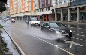 ep archivo   vehiculos circulan por una carretera de a coruna galicia