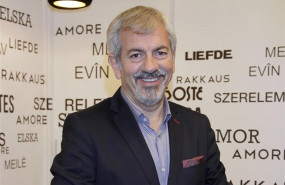ep carlos sobera esta disfrutandounosus mejores momentos profesionalesesademasdisfrutarteatroproductorla obra 5accion dondemanomanosu mujer patricia ademas noshablado del exitoprgrama de