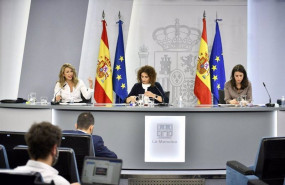 ep el consejo de ministros ha aprobado este martes dos leyes que buscan reducir la brecha salarial