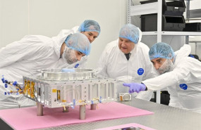 ep el ministro de industria y turismo jordi hereu durante una visita a las instalaciones de open