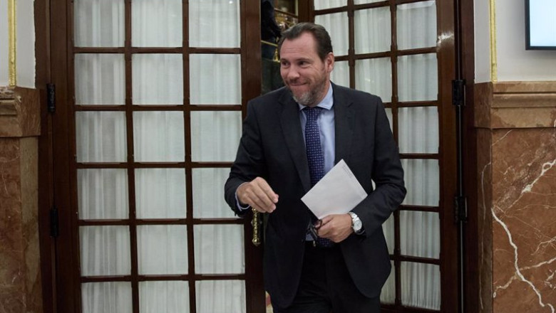 El ministro de Transportes, Óscar Puente, sale de una sesión plenaria, en el Congreso de los Diputados, a 9 de octubre de 2024 | Jesús Hellín - Europa Press ep el ministro de transportes oscar puente sale de una sesion plenaria en el congreso de los