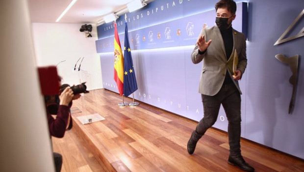 ep el portavoz de erc en el congreso gabriel rufian se despide tras una rueda de prensa de la junta