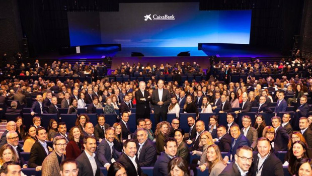 ep el presidente de caixabank tomas muniesa y el consejero delegado gonzalo gortazar junto a los
