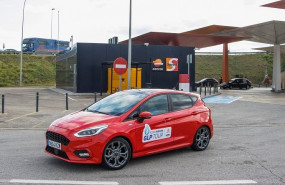 ep ford y repsol dan comienzo al ford fiesta glp tour en barcelona con el objetivo de promover la