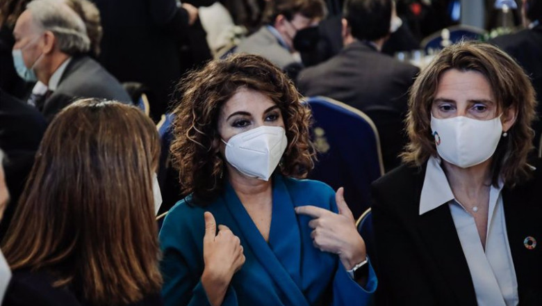 (I-D) La ministra de Derechos Sociales y Agenda 2030, Ione Belarra; la ministra de Hacienda, María Jesús Montero; y la vicepresidenta cuarta y ministra para la Transición Ecológica y el Reto Demográfico, Teresa Ribera | Carlos Luján - Europa Press ep i d la ministra de derechos sociales y agenda 2030 ione belarra la ministra de hacienda maria